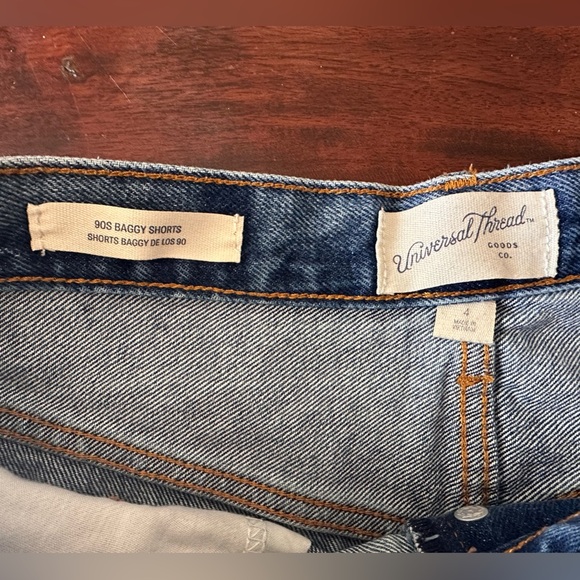 Universal Thread 90s Baggy Distressed Denim Shorts Women’s Size 4 - Picture 3 of 8
